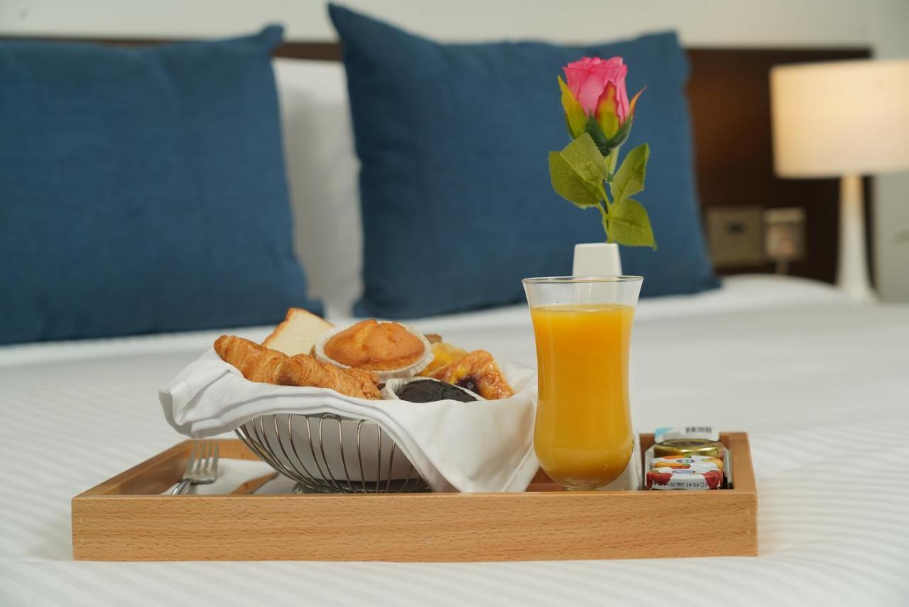 C - Hotel And Suites Doha Extérieur photo