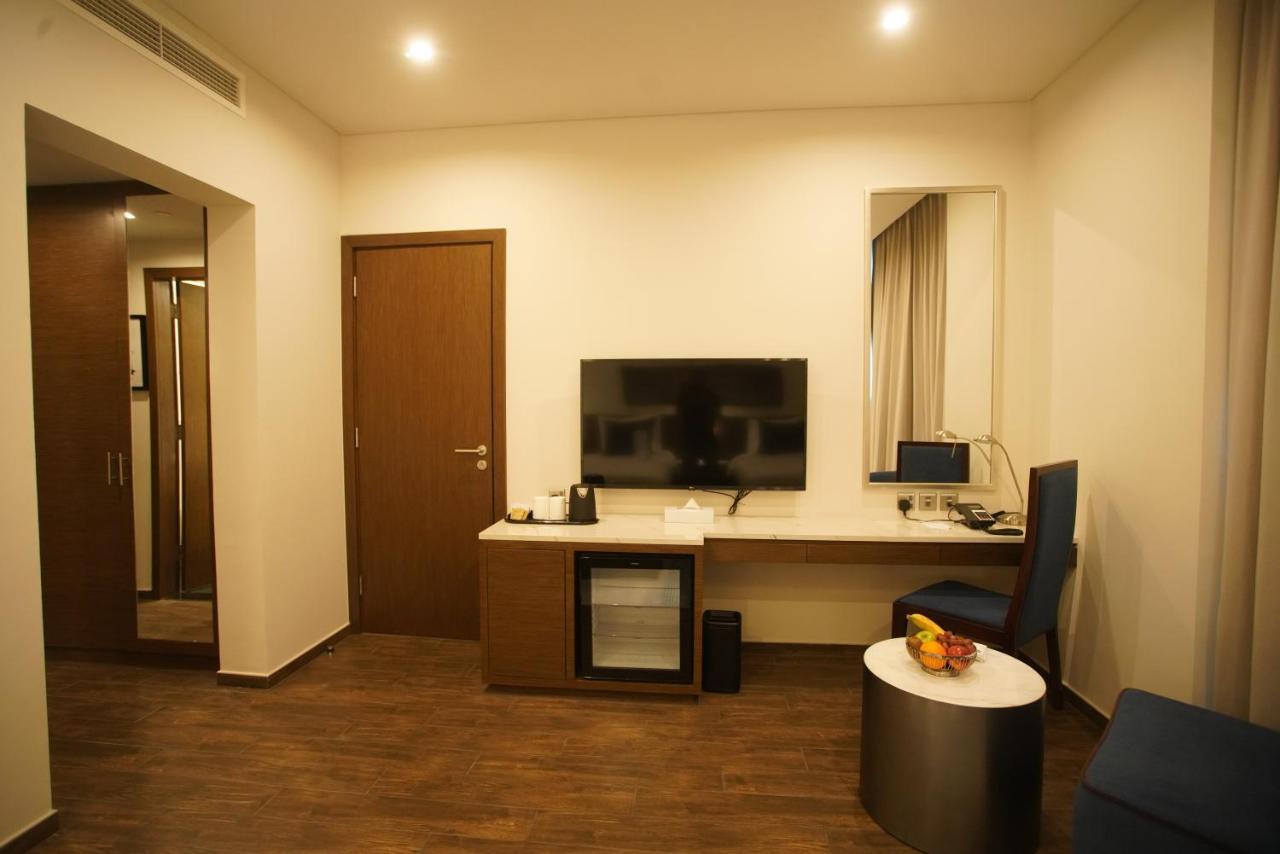 C - Hotel And Suites Doha Extérieur photo