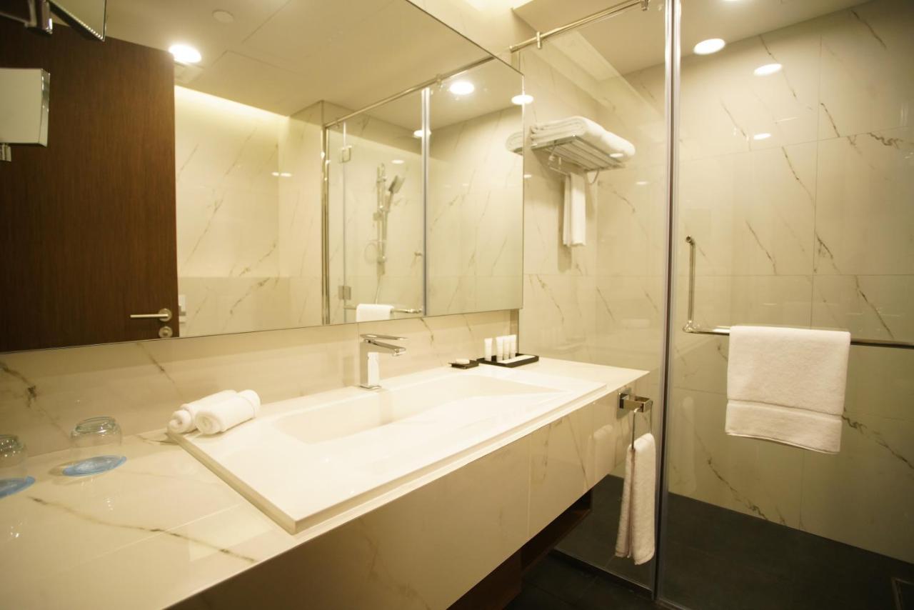 C - Hotel And Suites Doha Extérieur photo